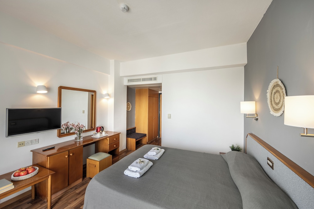 Antigoni Hotel 18/50