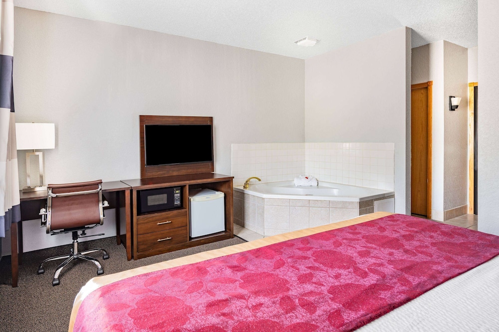 Ramada By Wyndham Keystone Near Mt Rushmore 33/61