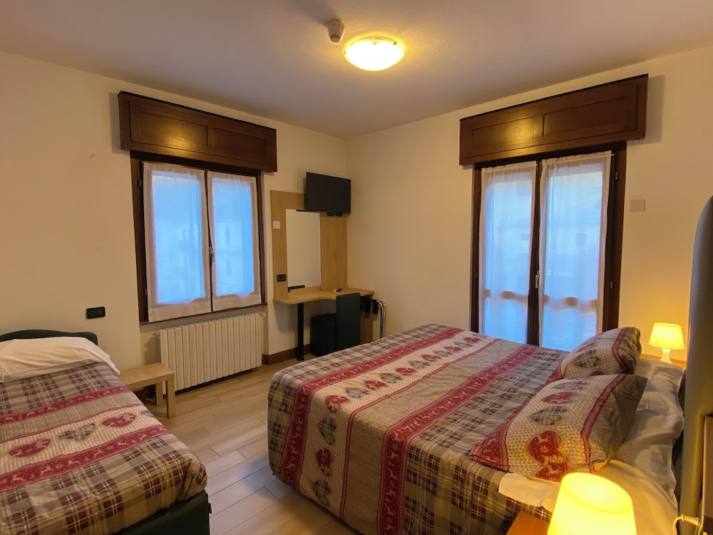 Hotel Sciatori 7/44