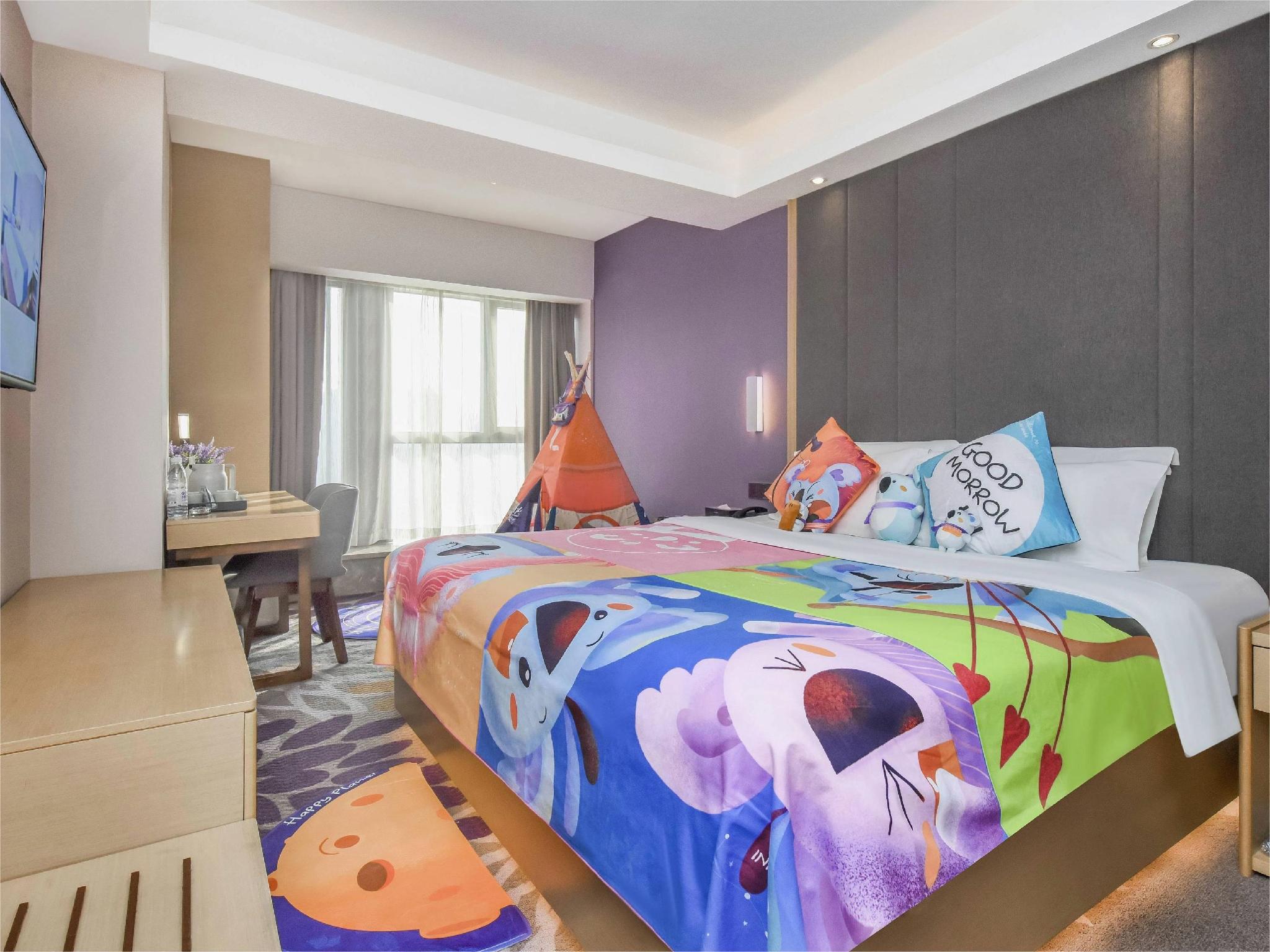 Deluxe, Twin Beds, with View