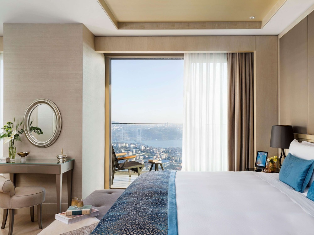 RAFFLES ISTANBUL 23/68