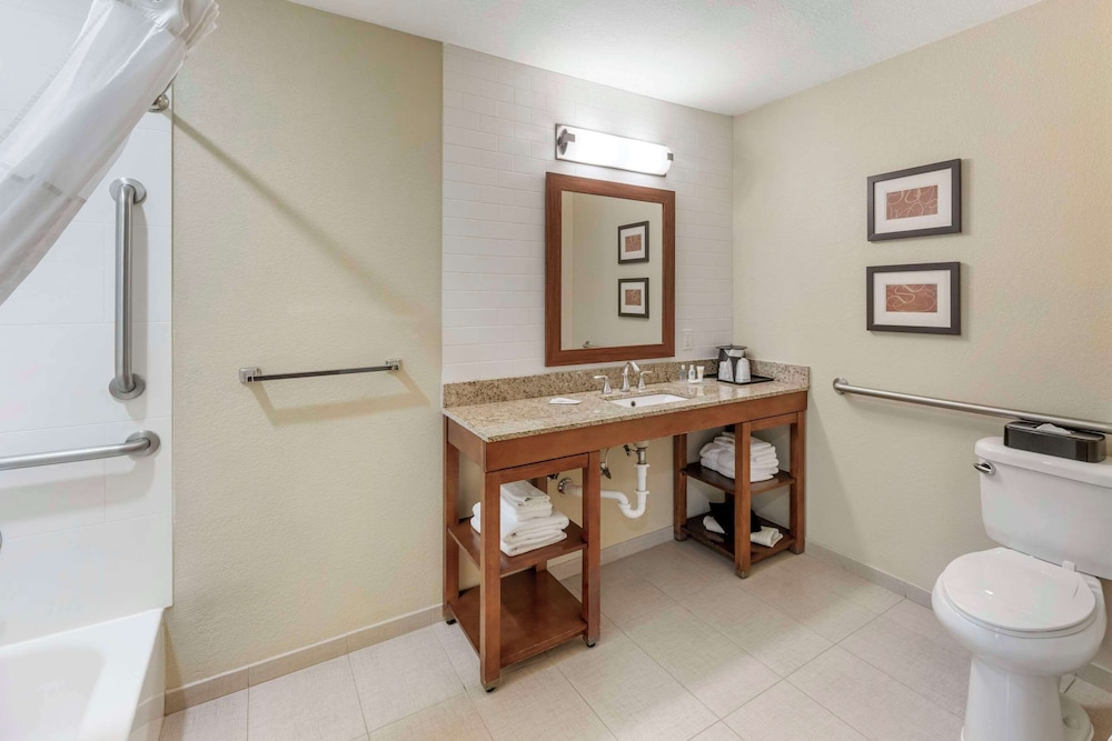 Comfort Suites Carlsbad 48/48