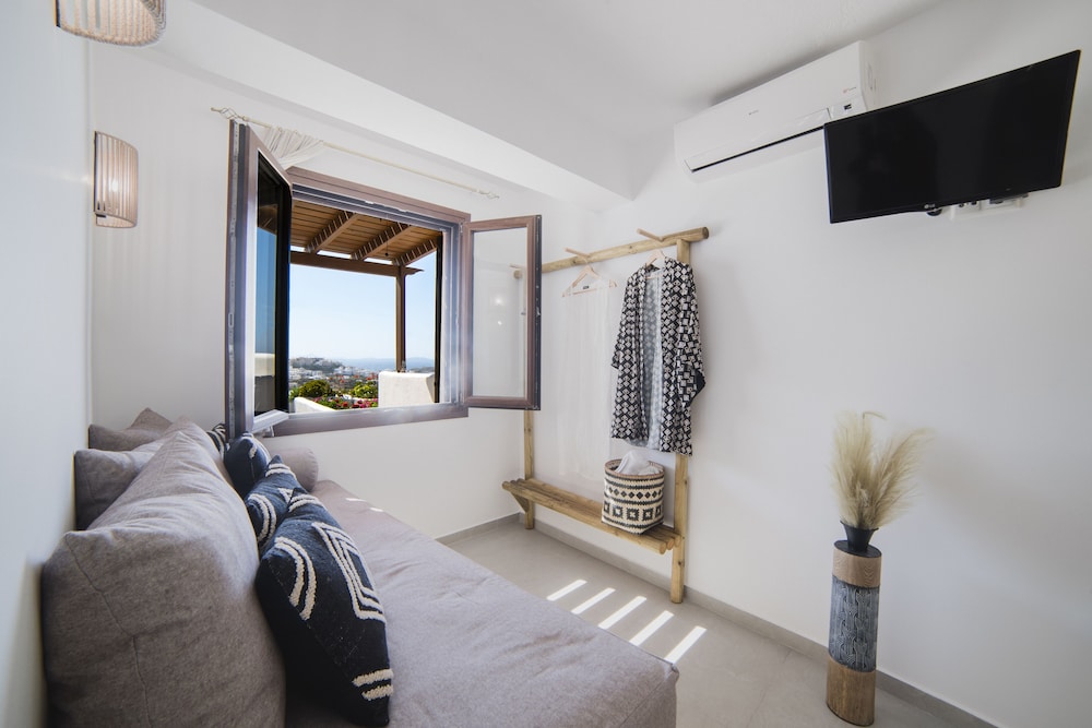 Petros Studios and Suites 63/81