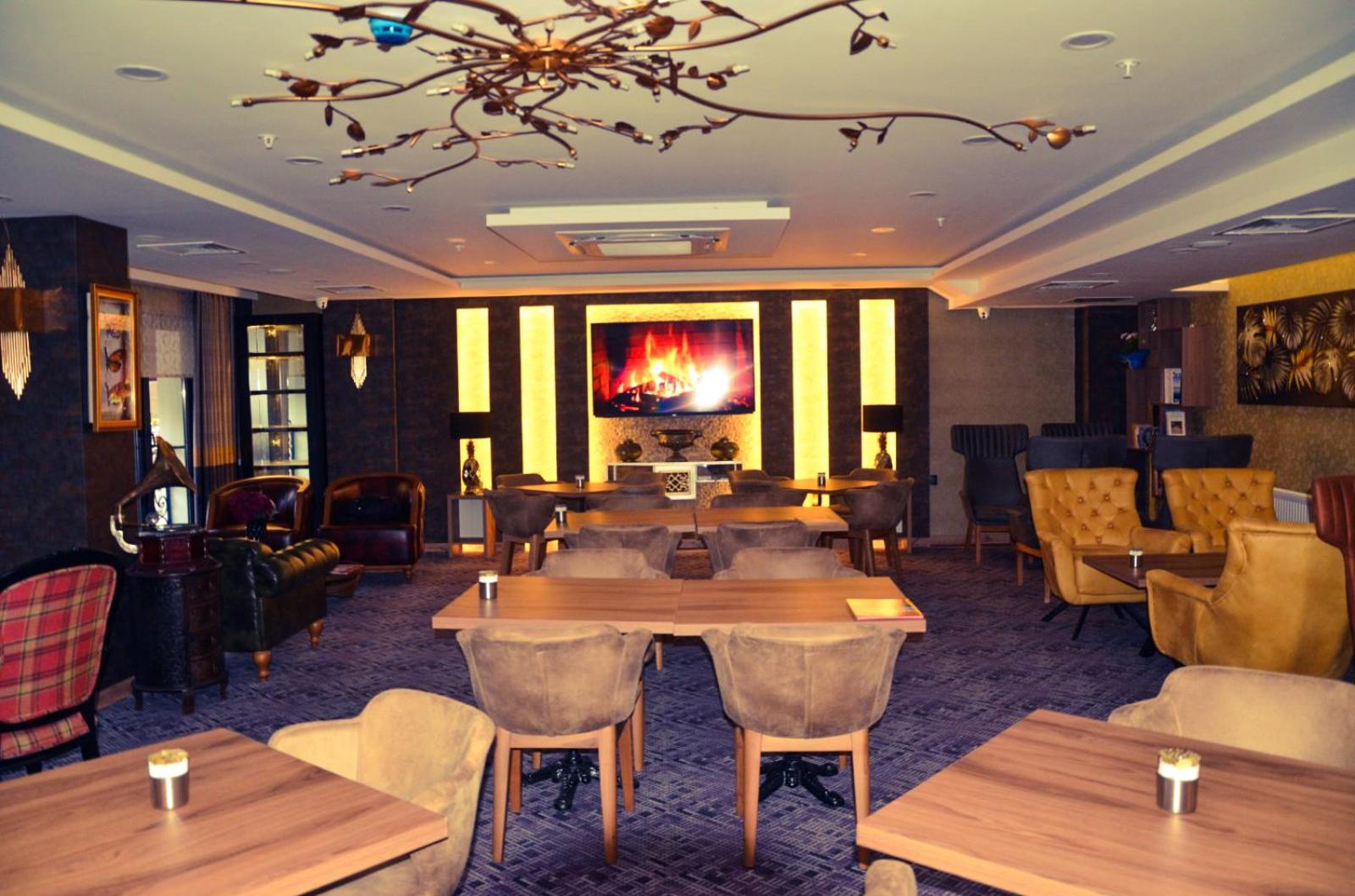 Rua World Hotel 37/45