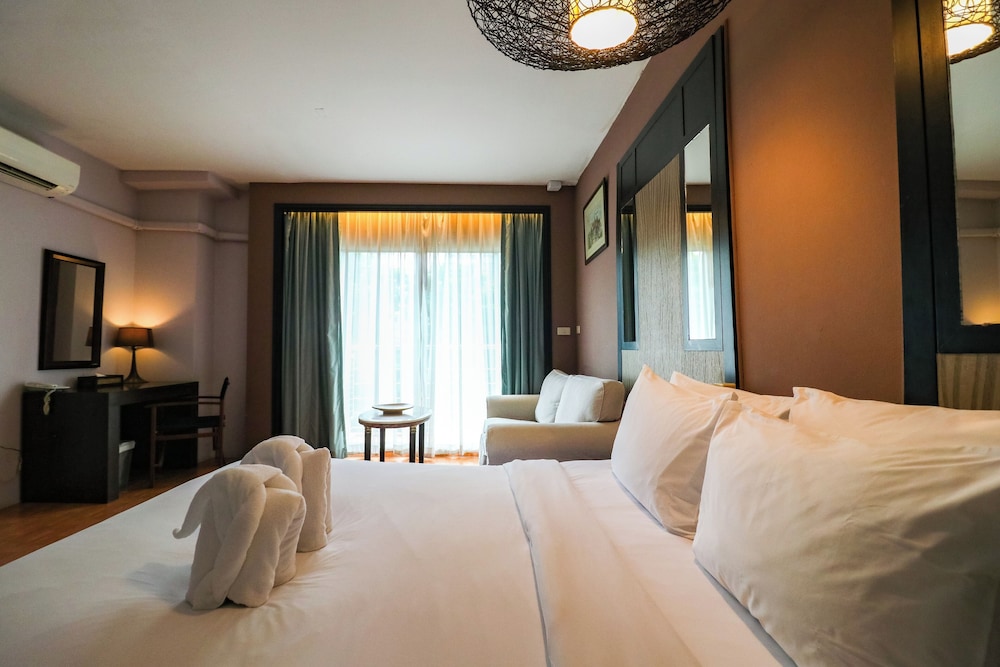 Royal View Resort 10/50