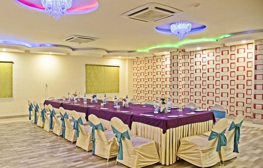 Spring Sky Mughalsarai By ShriGo Hotels 28/33
