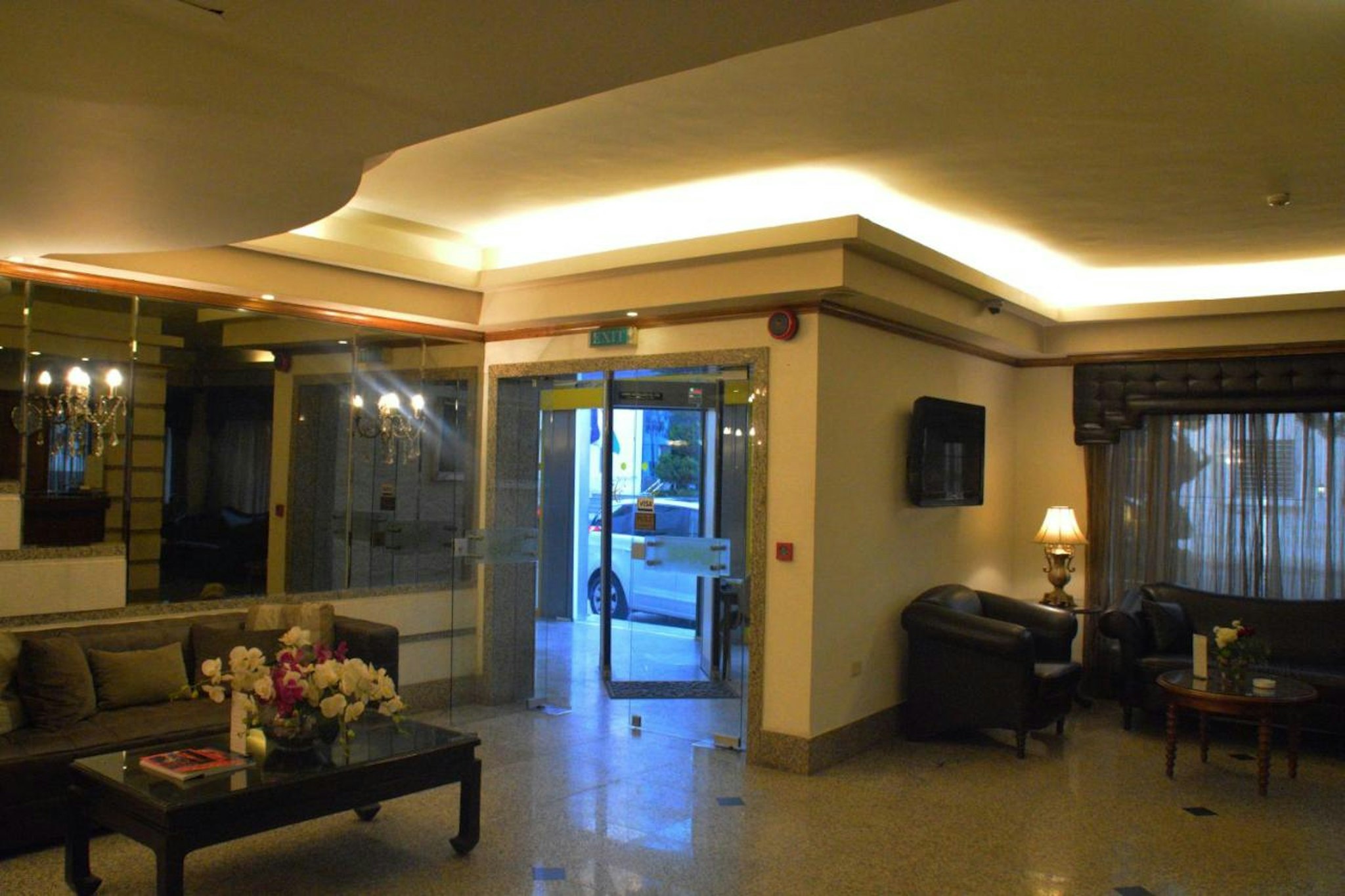 Capri Hotel Suites 10/15