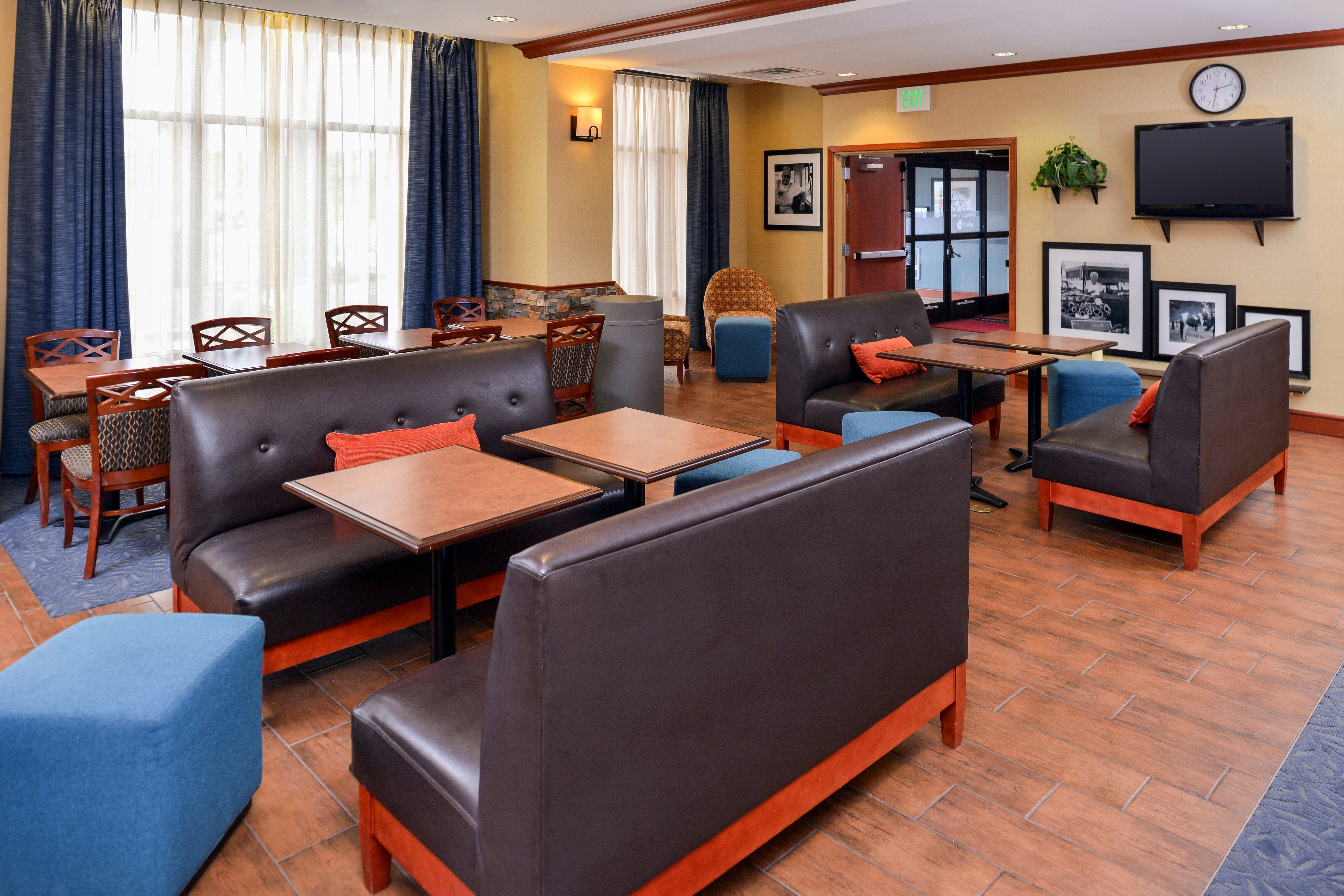 Hampton Inn Evanston 13/23