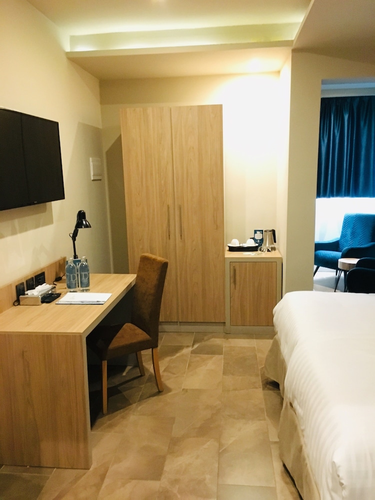DDREAM HOTEL 27/63