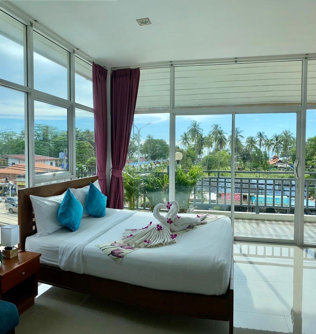 Pinky Bungalows Resort 7/67