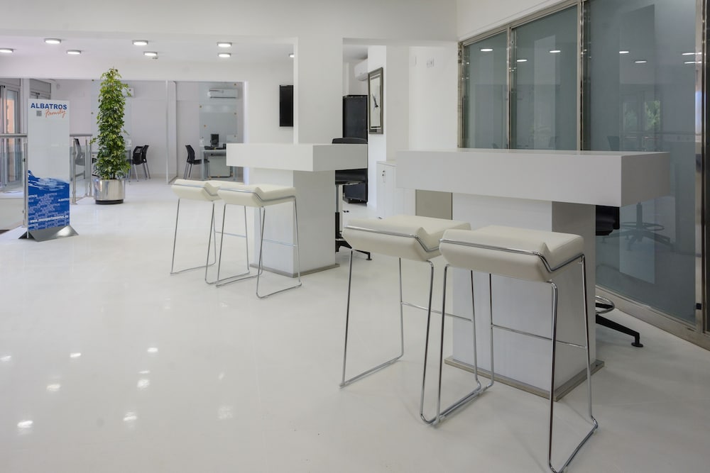 Albatros Apartamentos 16/30