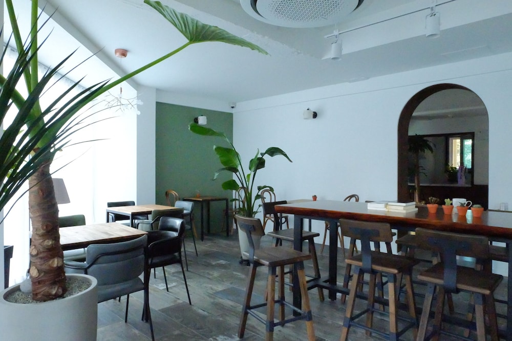 Hostel Espace 42/52