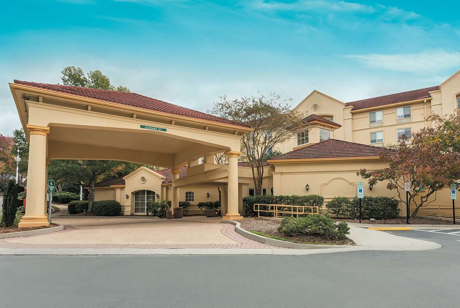 La Quinta Inn & Suites by Wyndham Raleigh/Durham Southpoint 3/38