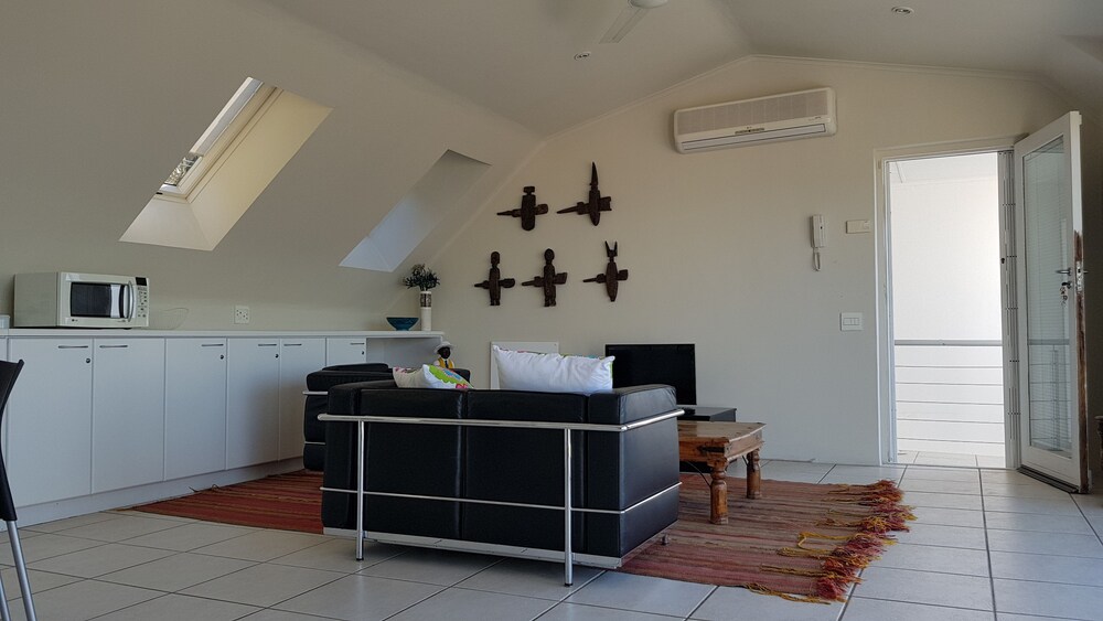 Bluegum Hill Guesthouse Apartments 3/35