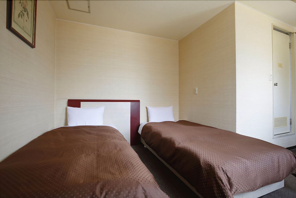 Grampus Inn Osaka 35/50