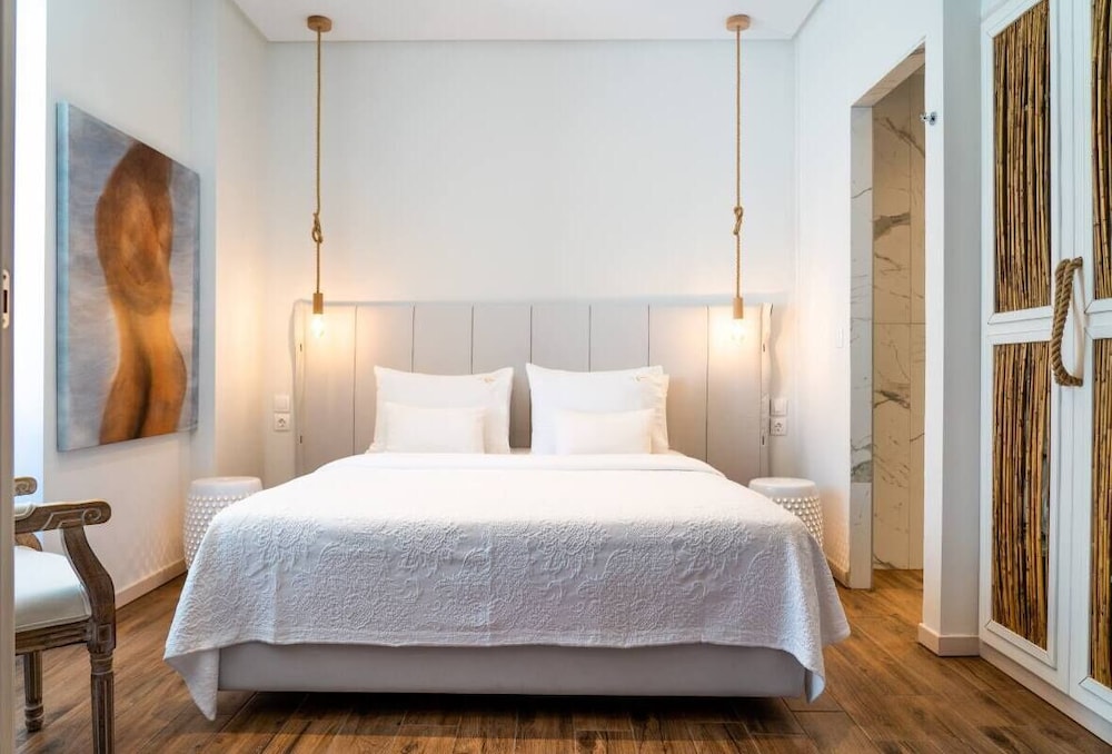 1 Bedroom, Suite, Double Bed, Shared Pool