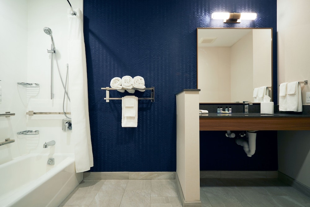 Fairfield Inn & Suites by Marriott Palmdale West 27/28