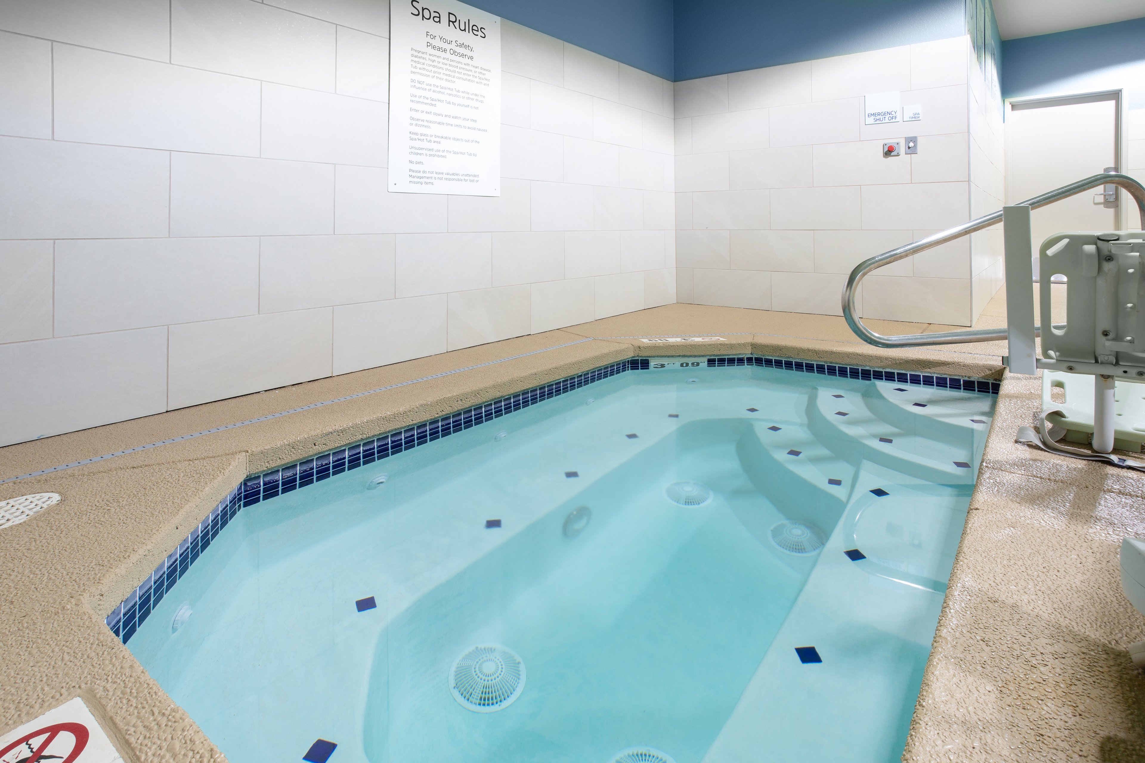Holiday Inn Express And Suites Lincoln City 15/27