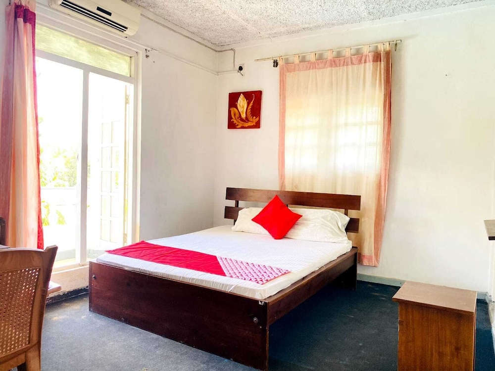 Layathraa Hotel And Restaurant 10/62