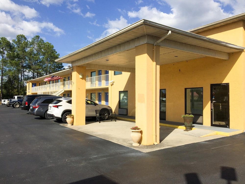 Motel6 Macclenny, FL 34/44