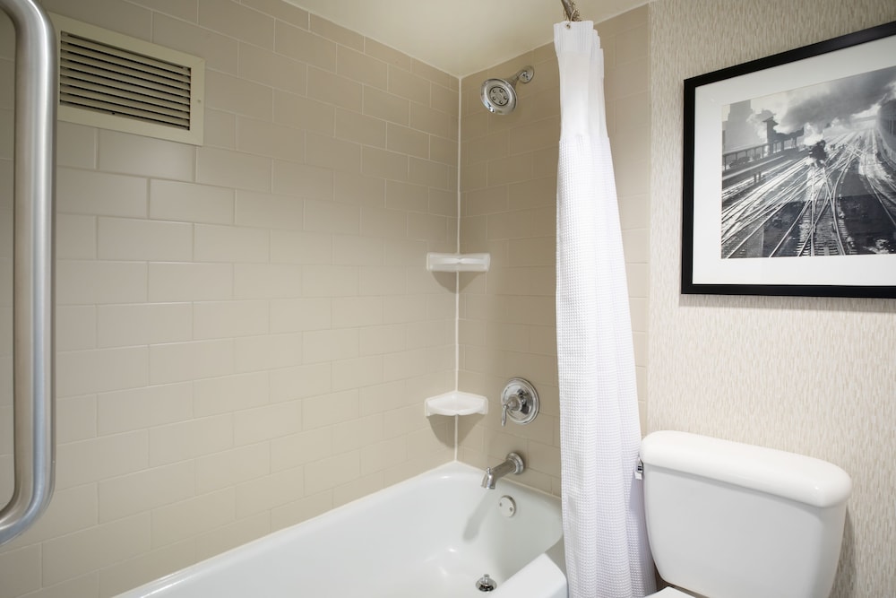 Crowne Plaza Kansas City Downtown 17/63