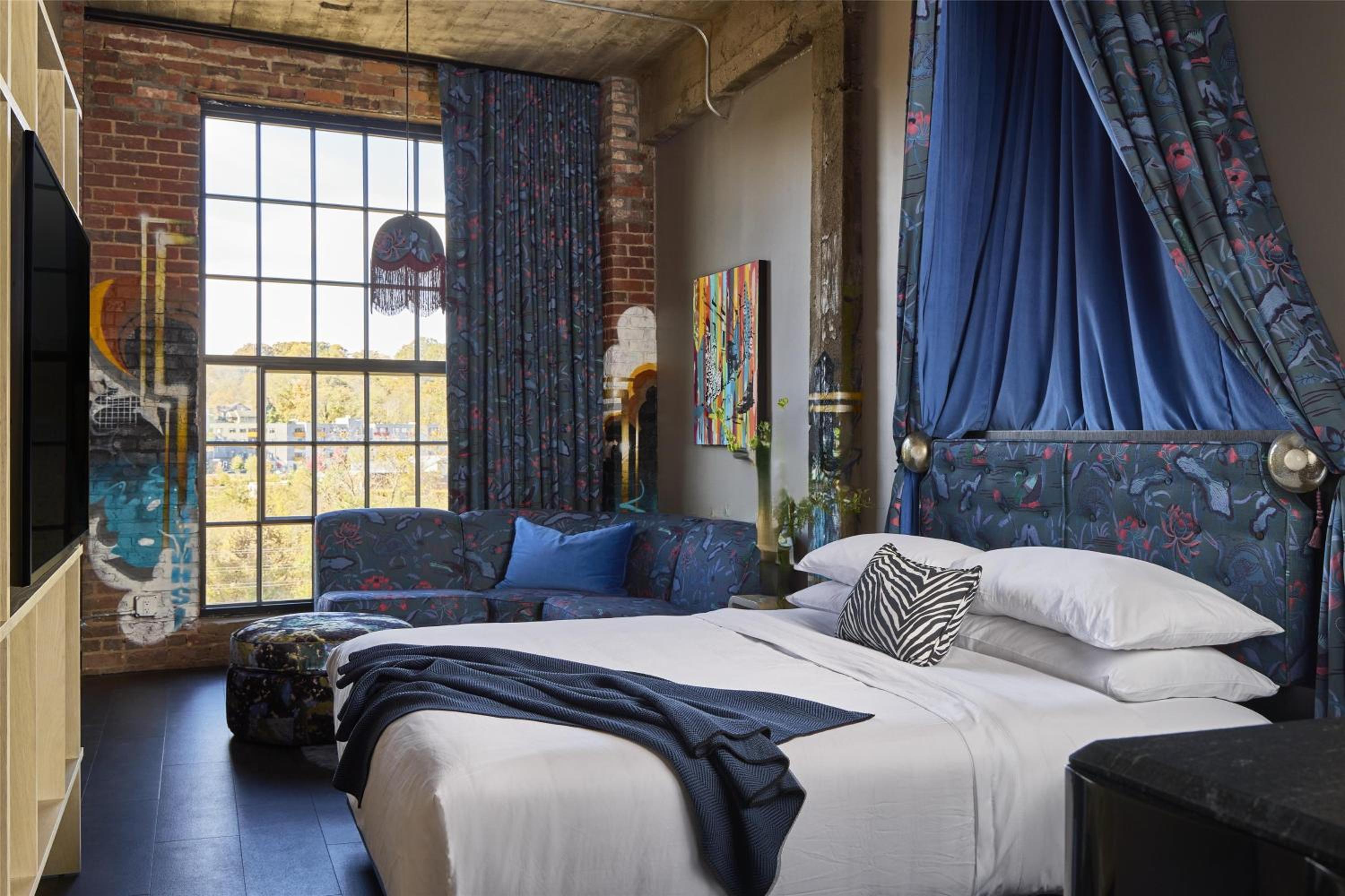 STUDIO, SUITE, KING BED, RIVER FRONT