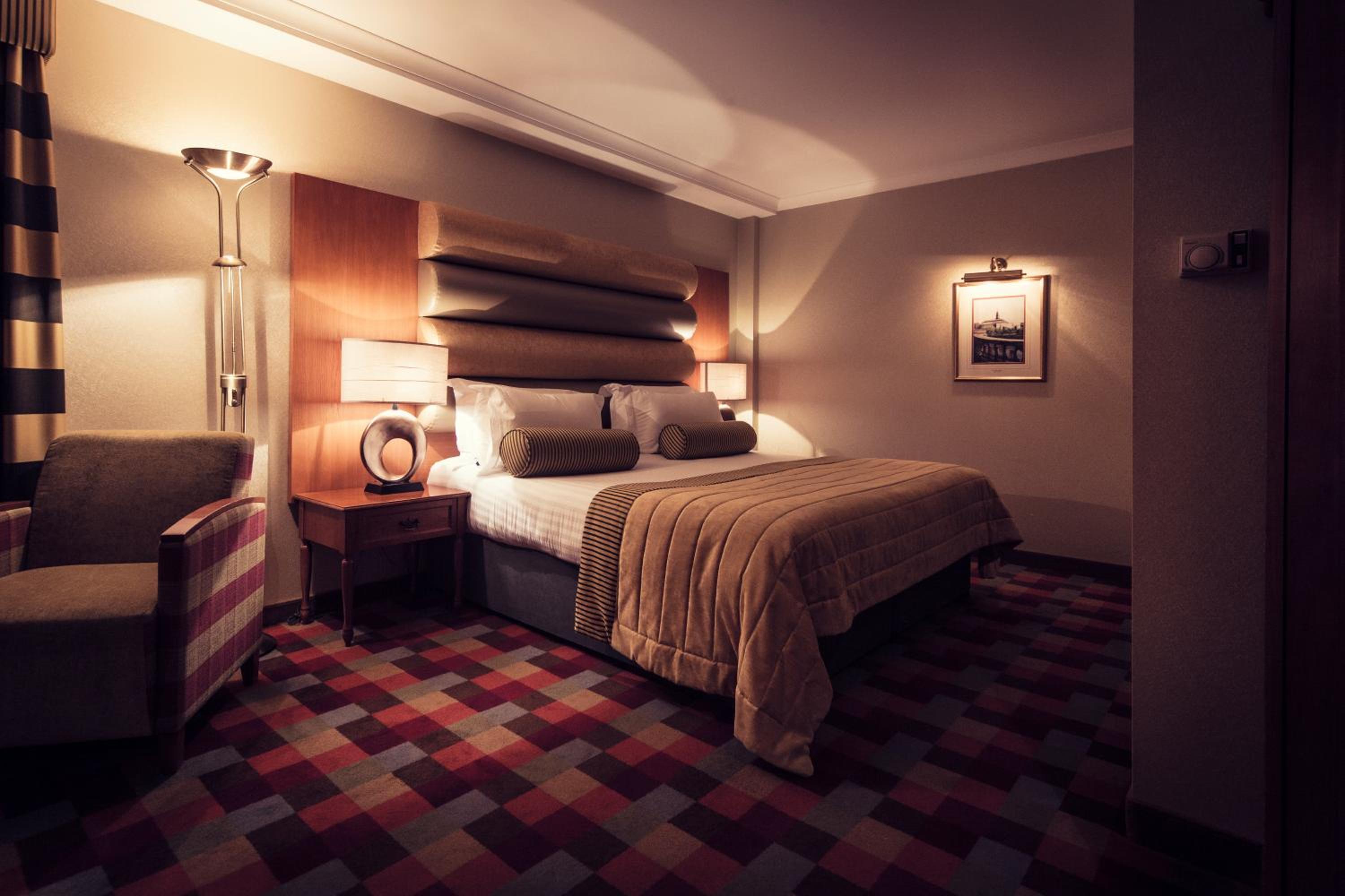 CLASSIC, KING BED