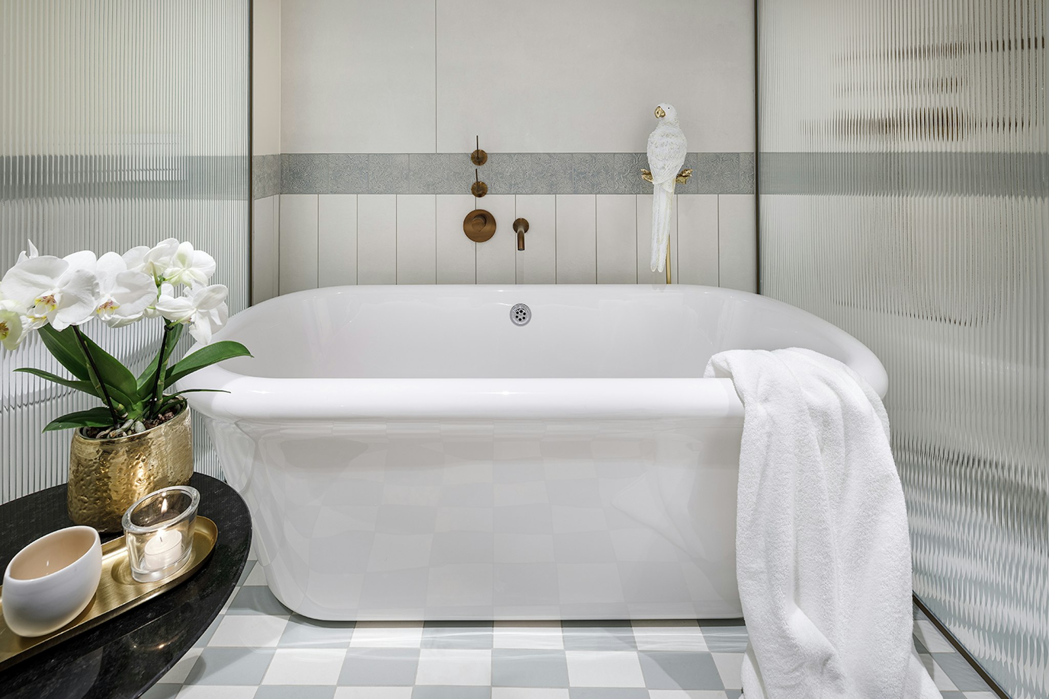 Ambassador, Suite