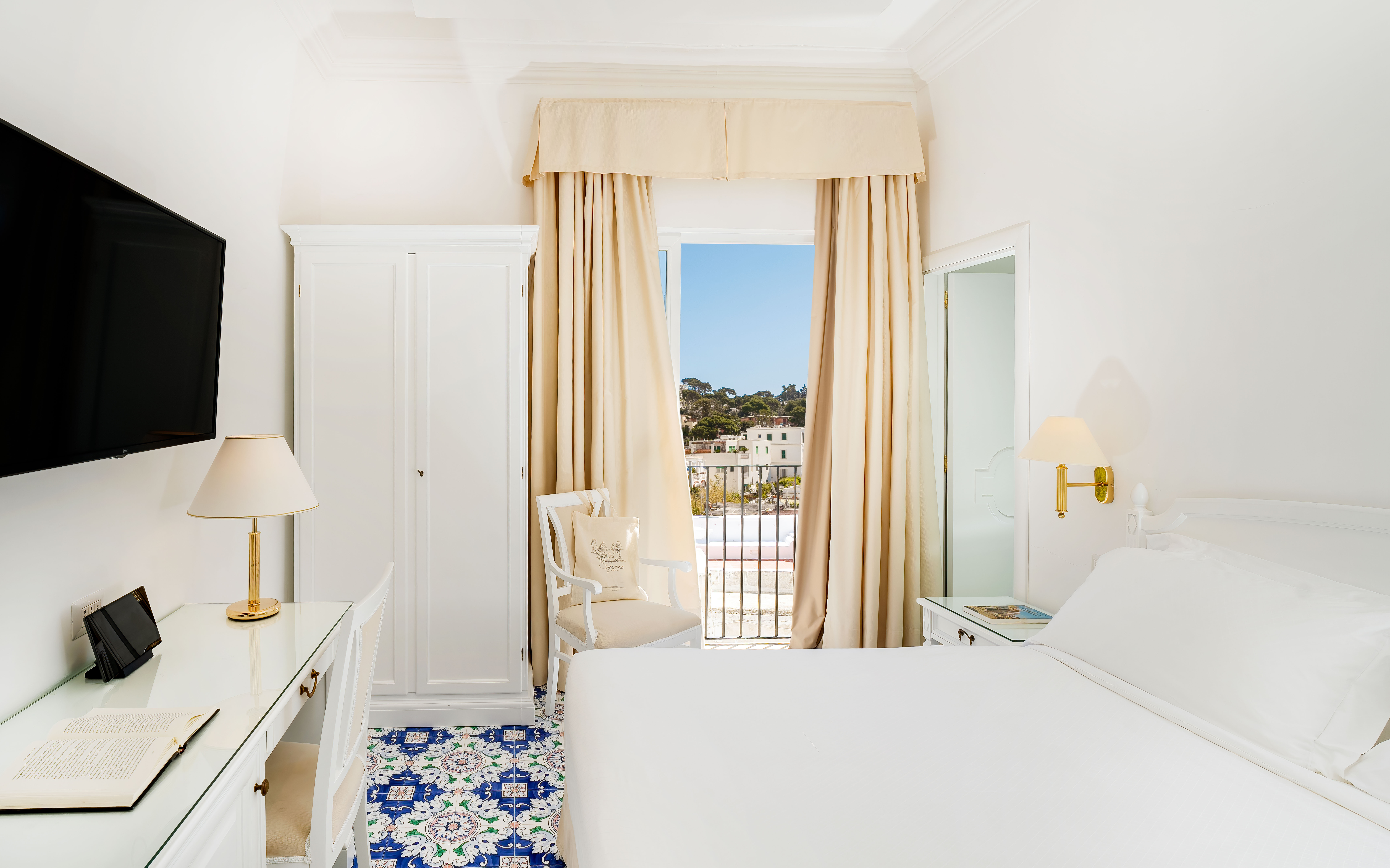 COMFORT, DOUBLE OR TWIN BED