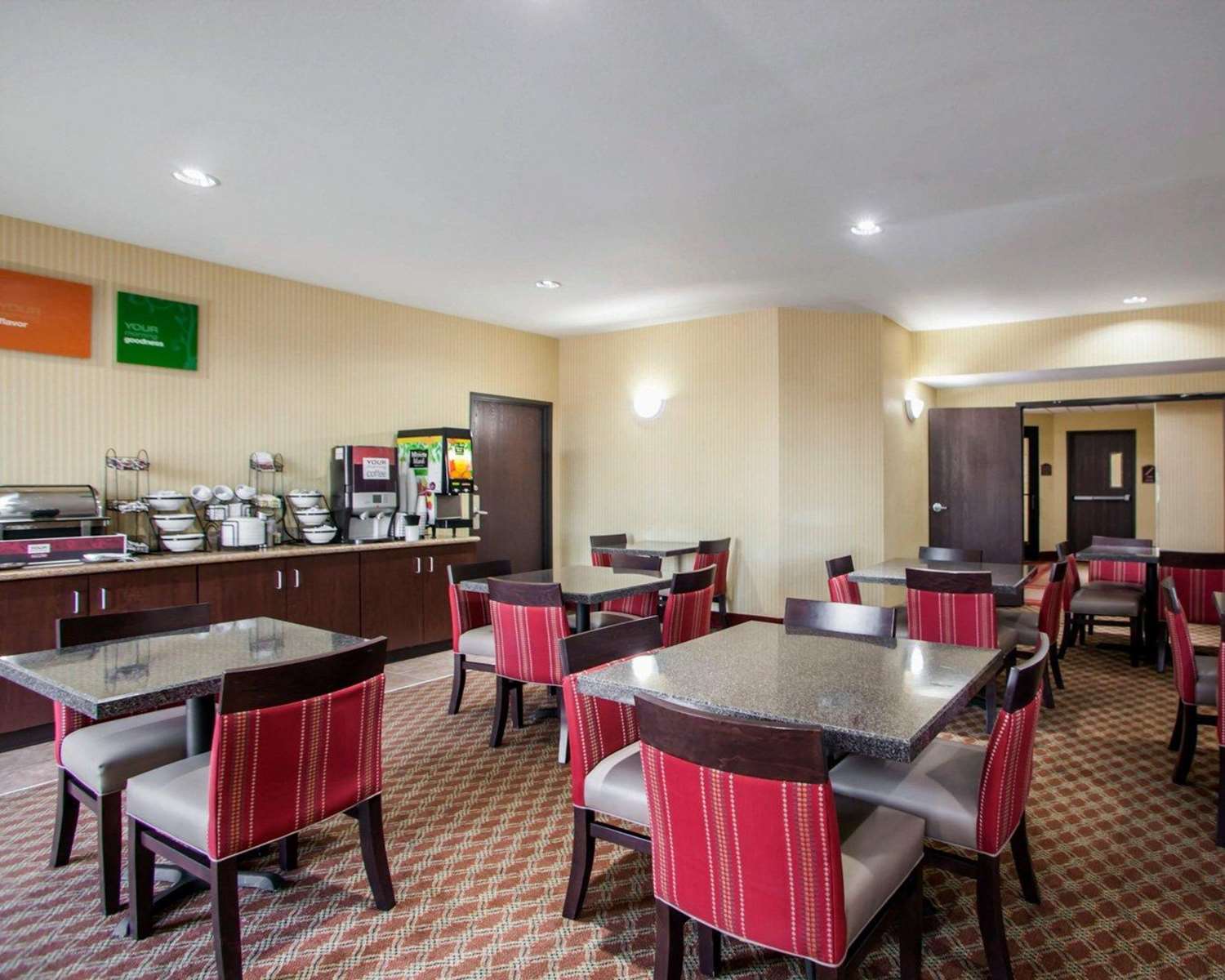 Comfort Inn and Suites Harrisonville 34/48
