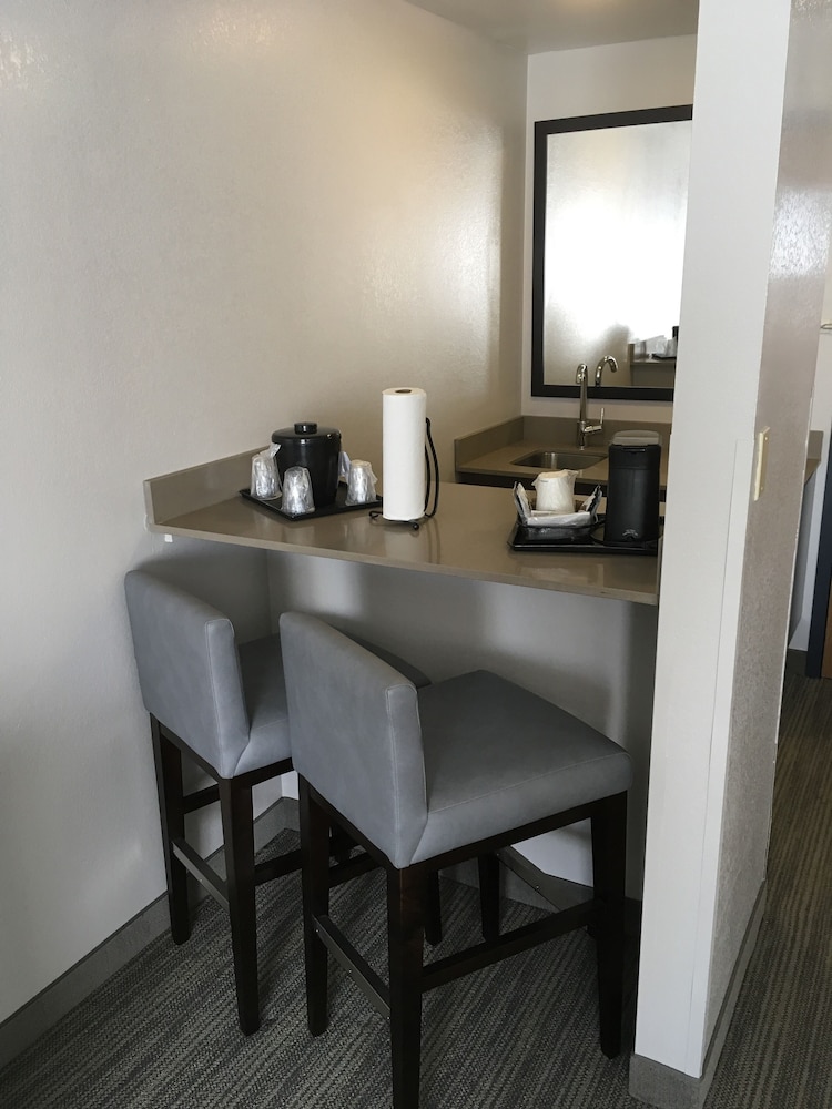Country Inn and Suites By Radisson Cookeville TN 48/48