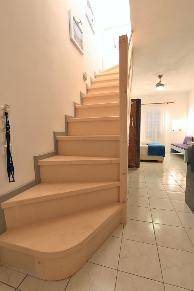 Edem Hotel Apartments 7/72