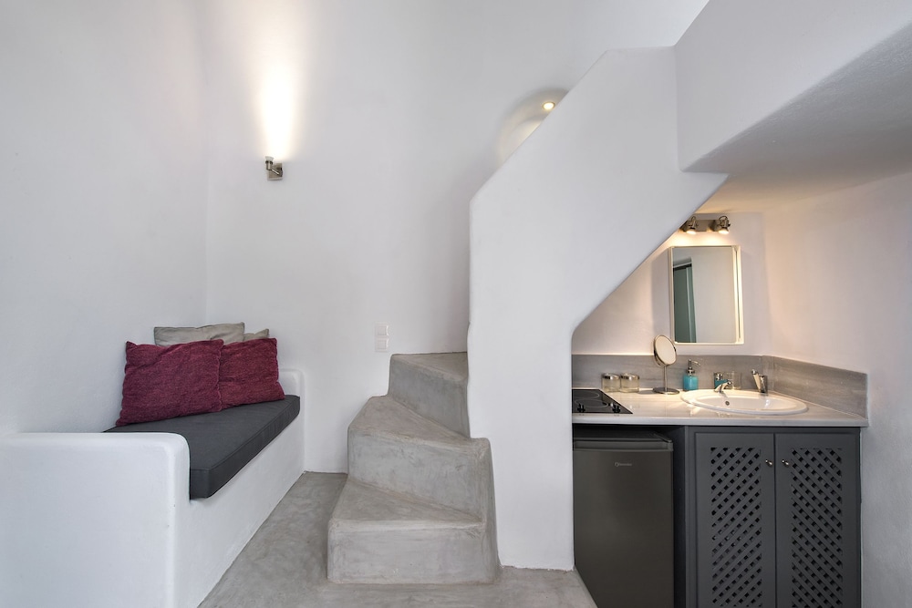 Theodora Suites - Adults Only 30/48