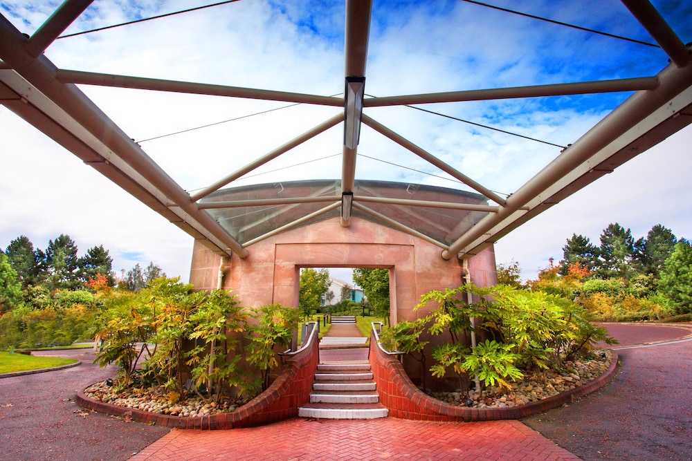 Daresbury Park Hotel 46/50