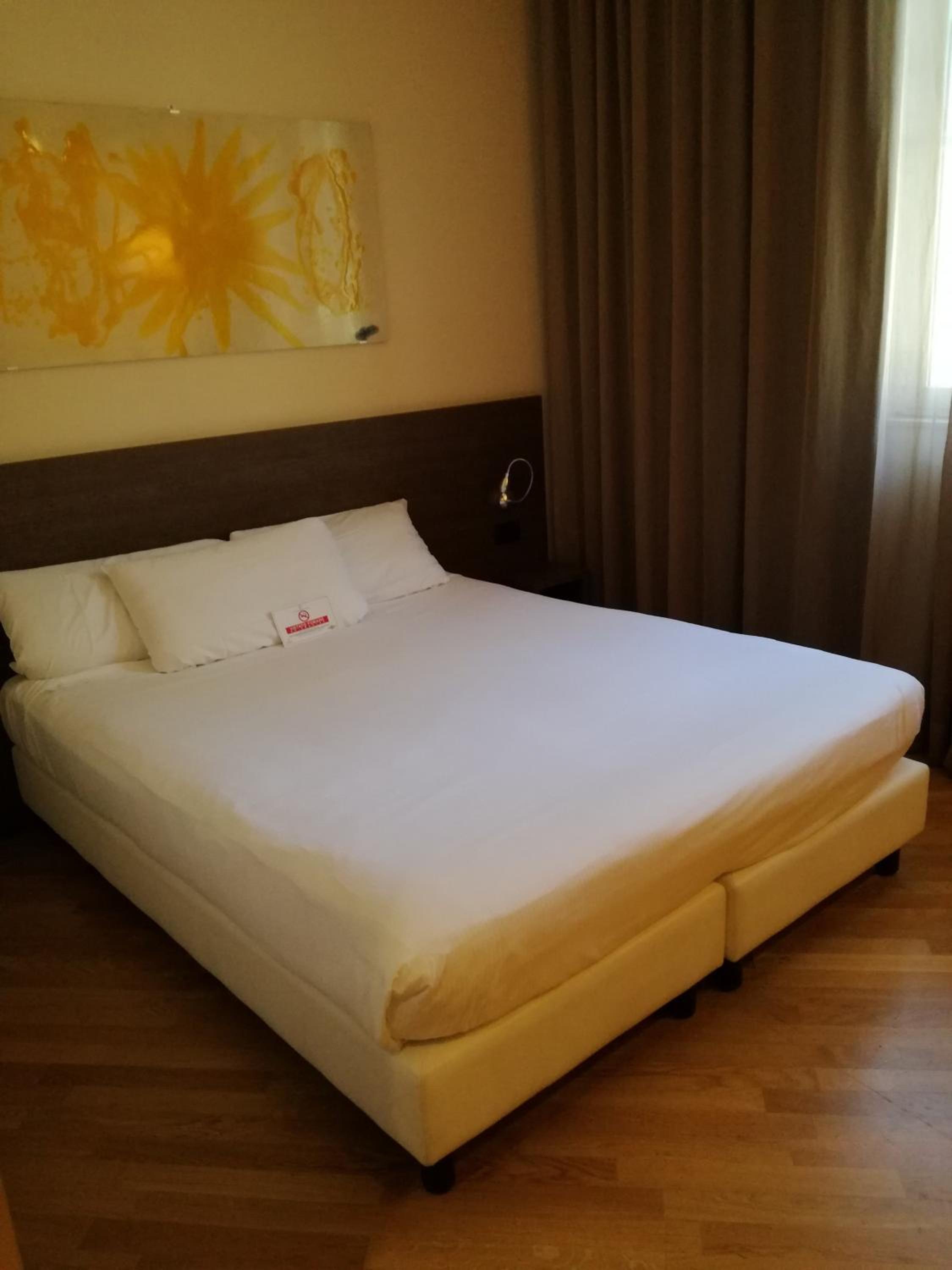 Room, Double Bed