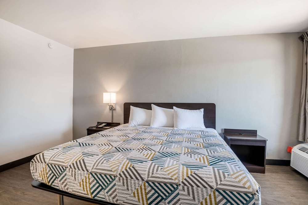 Motel6 Tucson, AZ- Downtown 25/53