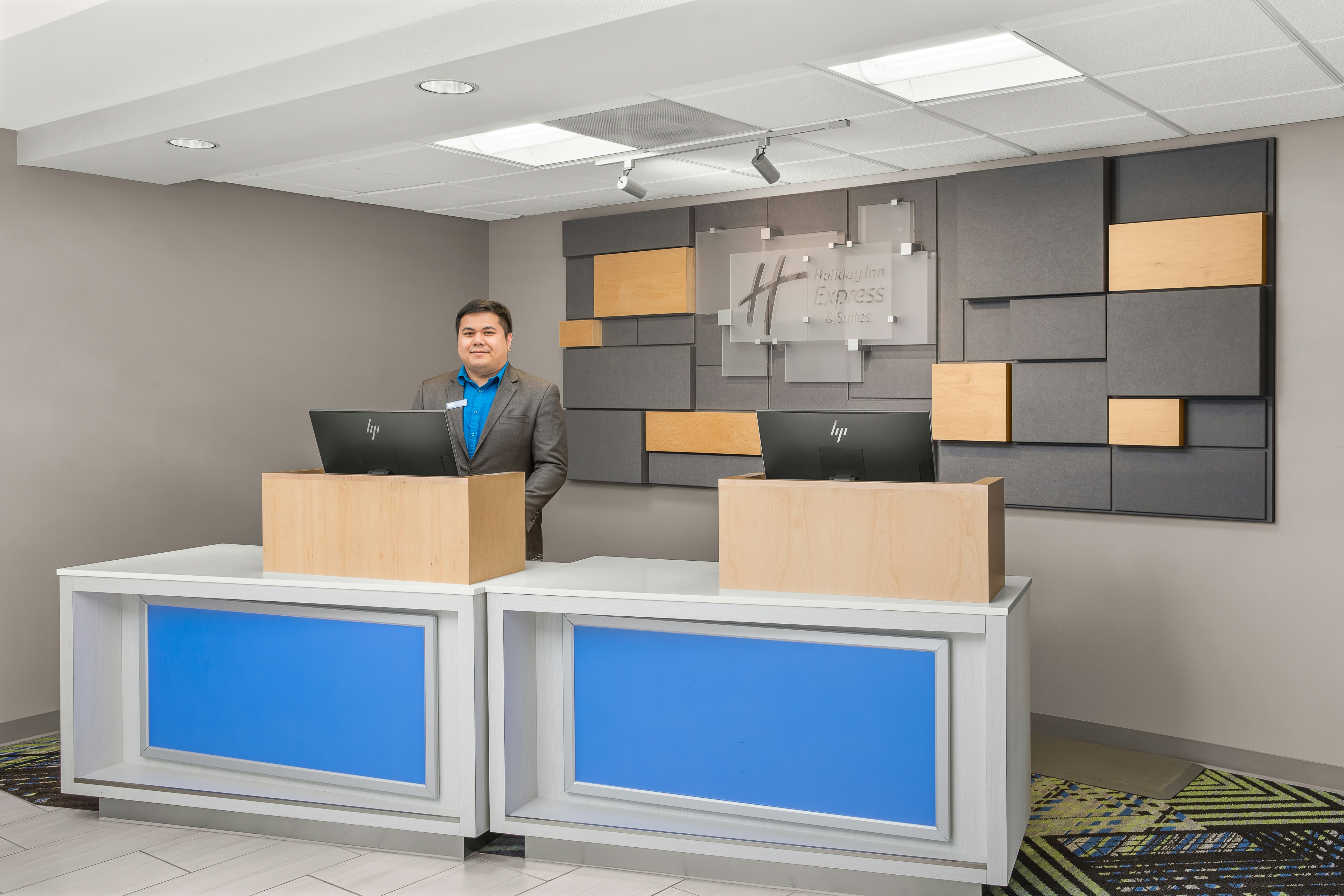 Holiday Inn Express & Suites Sacramento Airport Natomas, an IHG Hotel 4/23