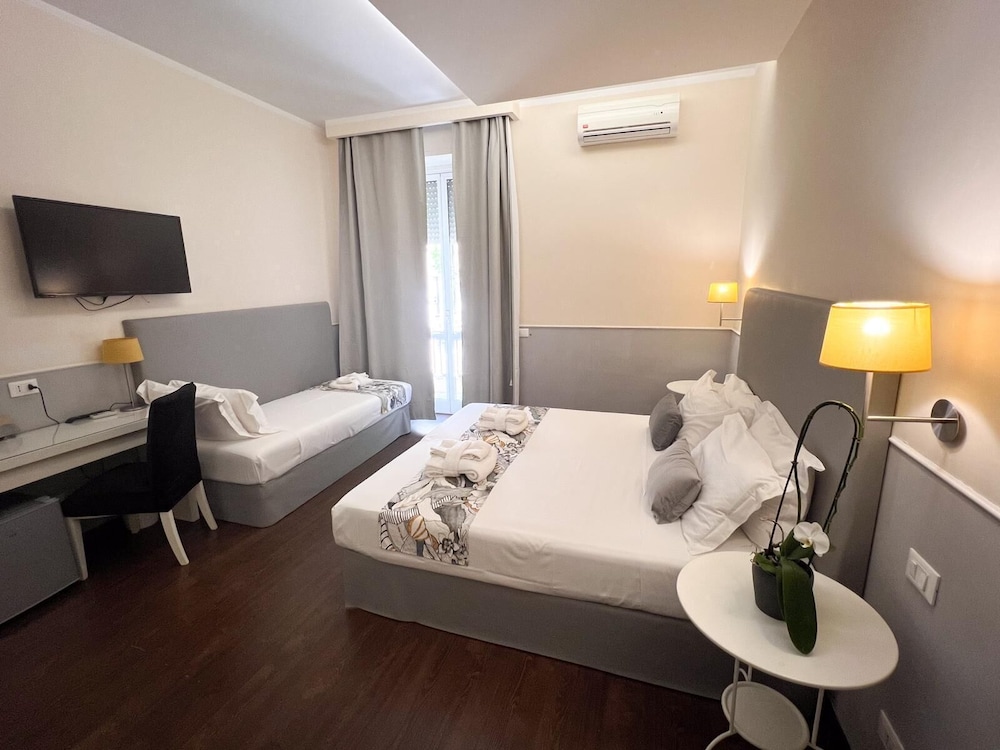 Caesar Place 38/40