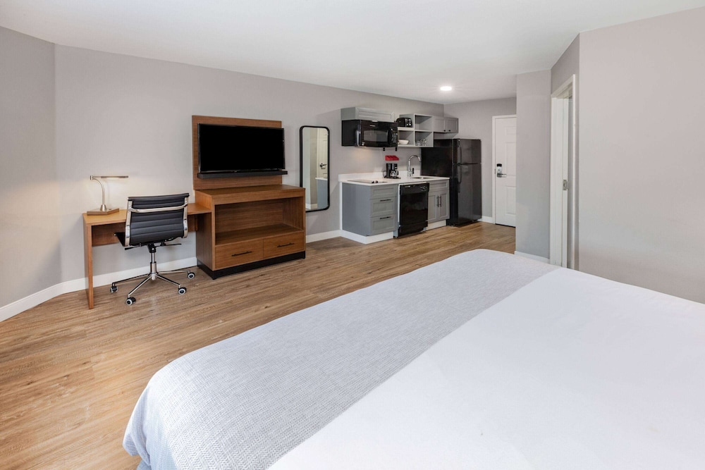 Hawthorn Extended Stay by Wyndham Ardmore 20/22