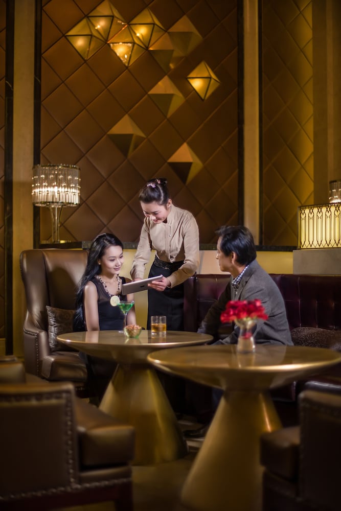 Guangdong Hotel Shanghai 30/38