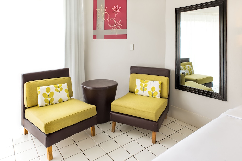Mercure Nadi 28/48