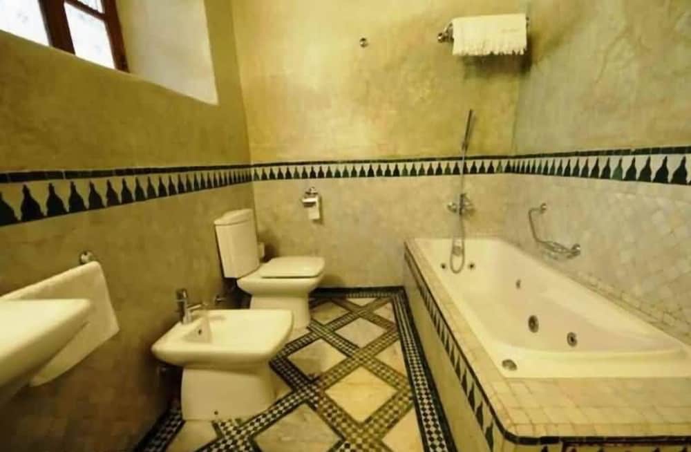 Riad Au 20 Jasmins 44/49