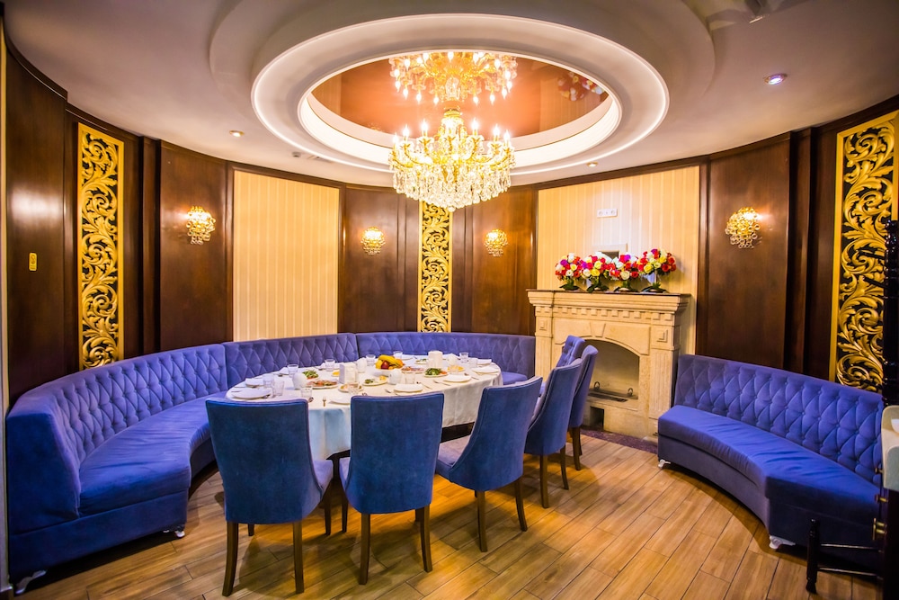 Grand Capital Hotel 43/50
