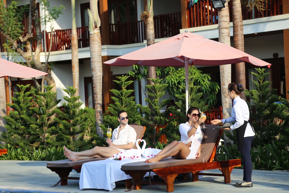 Tropicana Resort 5/74