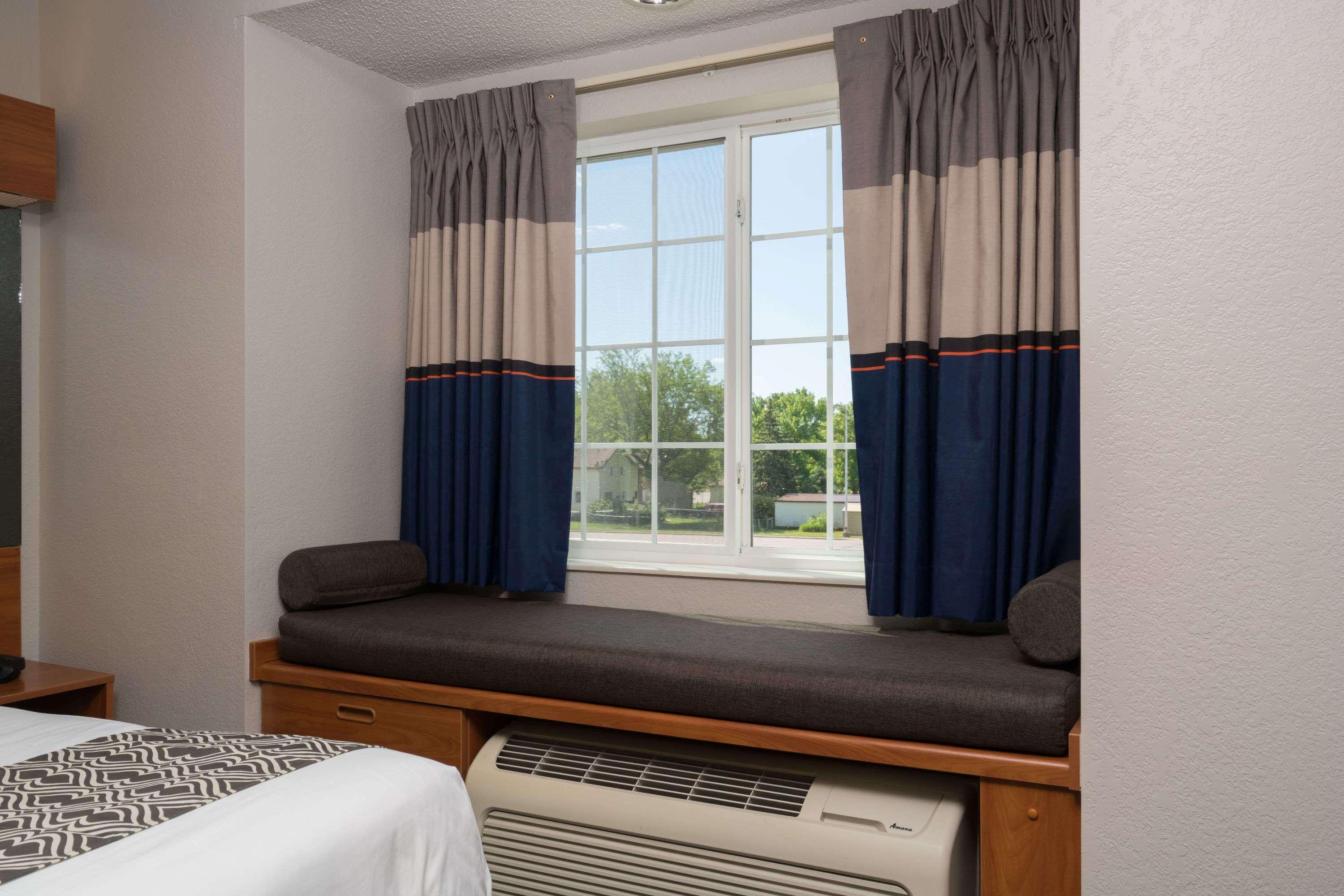 Microtel Inn & Suites by Wyndham Springfield, MN 8/16