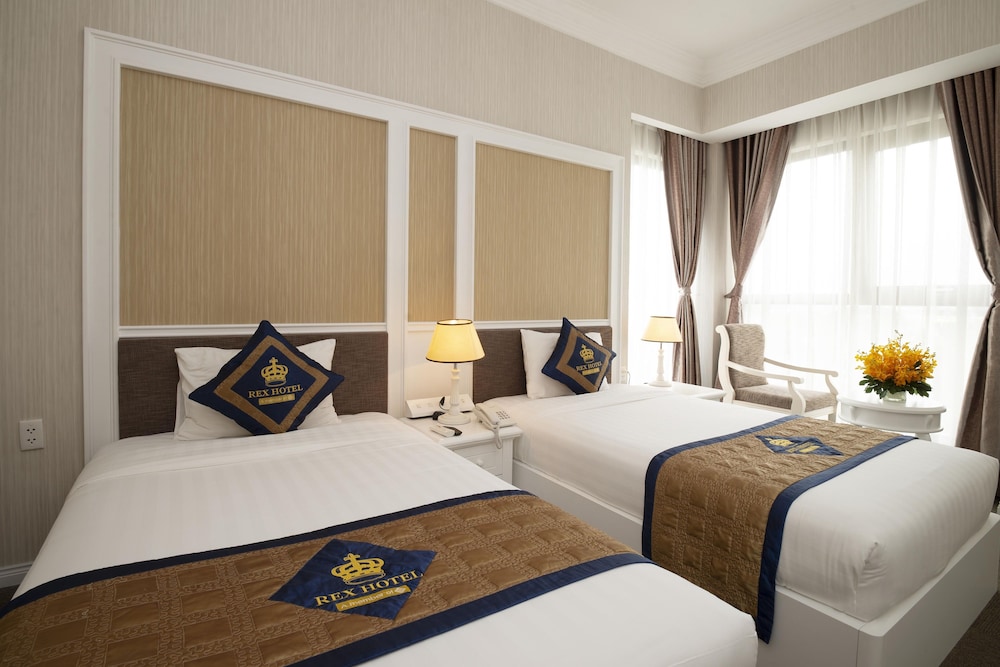 Rex Hotel 25/66