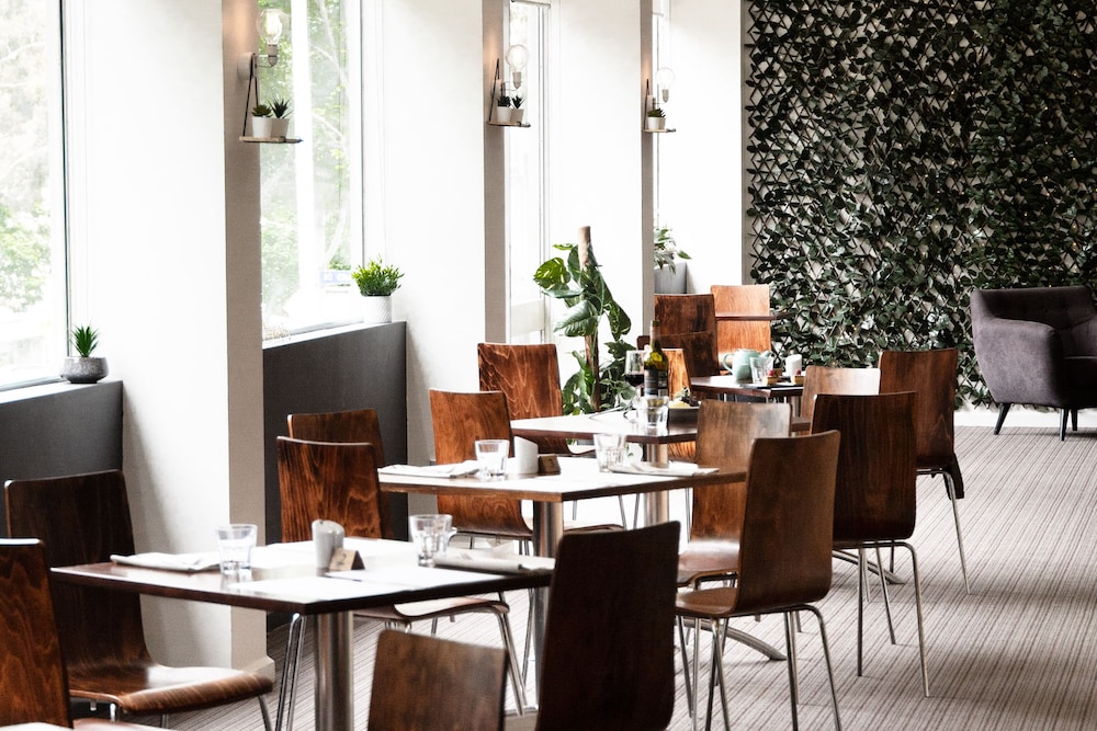 Mercure North Melbourne 53/63