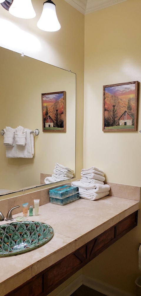Santa Paula Inn 29/56