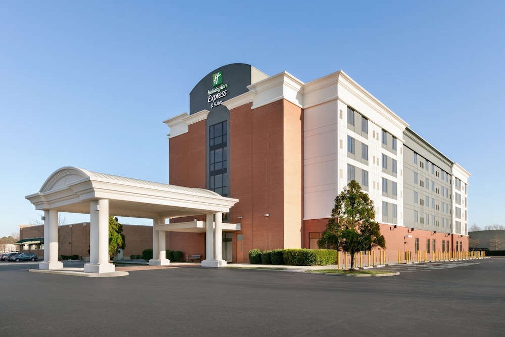 Holiday Inn Express Hotel And Suites Norfolk Airport 1/60