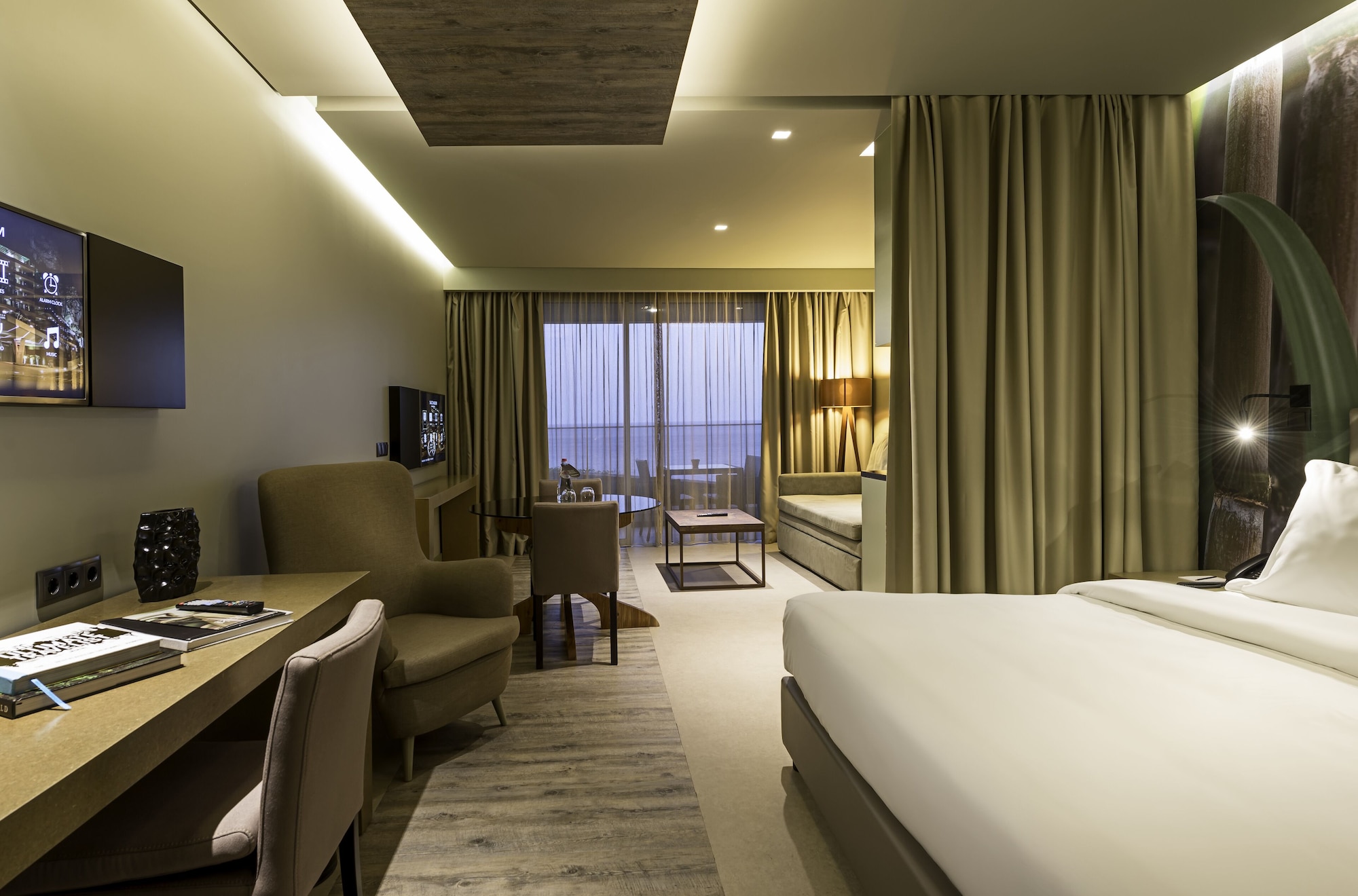 Ocean, Suite, King Bed, Sofa